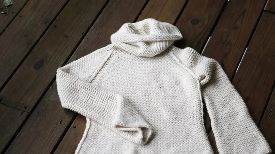 Grandmas Knitted Sweater small