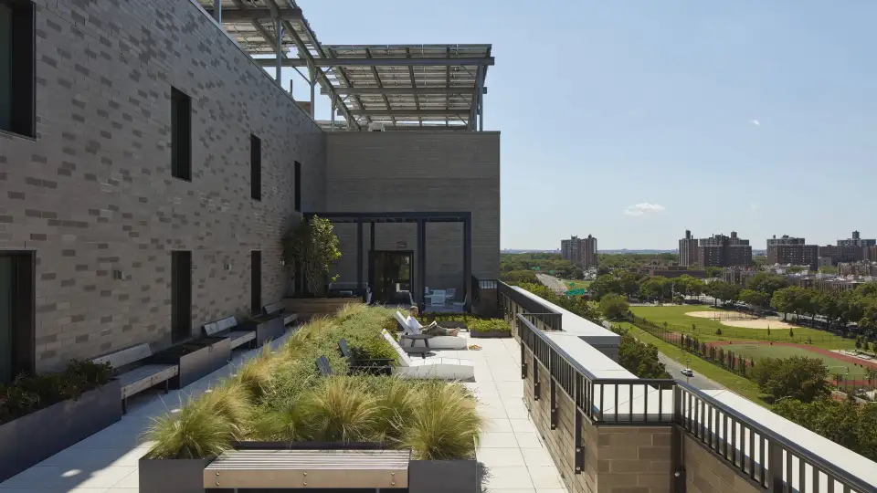1230Metcalf 1534.0B ABurling 16 roof terrace Dattner Arch
